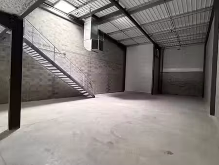 location local commercial 4 pièces