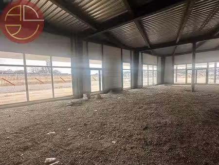 location local commercial