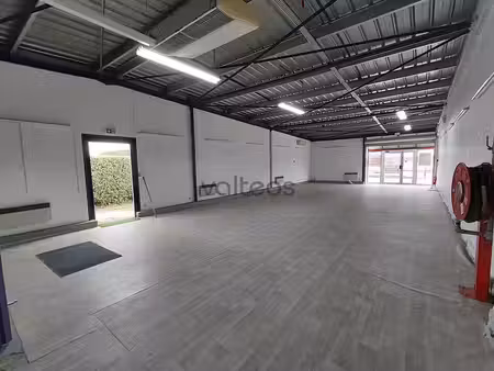 location commerce balma 31130 226m²