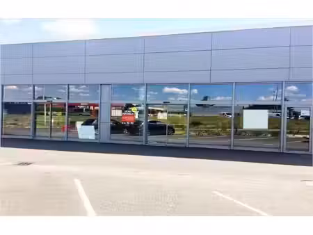 location commerce blois 41000 300m²