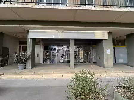 location commerce le mans 72000 50m²