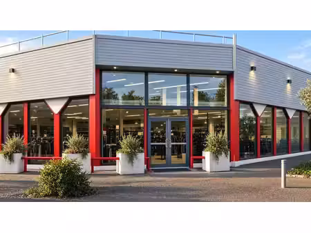 location commerce rouen 76100 774m²