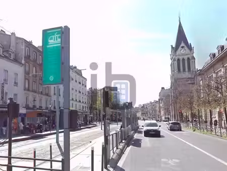 location commerce saint denis 93200 148m²