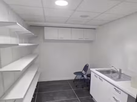 location commerce voiron 38500 109m²