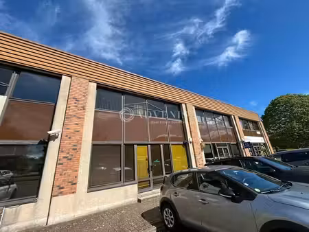 vente local d’activités voisins le bretonneux 78960 246m²