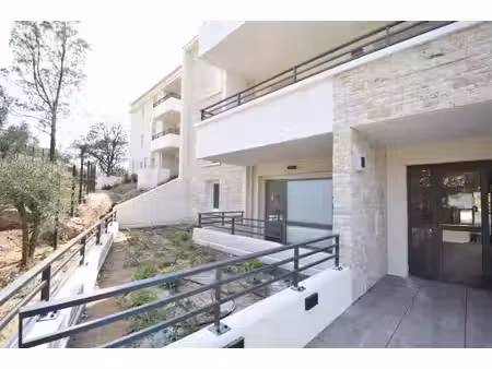 a louer - appartement type 3 recent avec terrasse et deux places de parkings