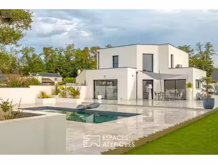 élégante contemporaine avec piscine