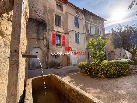 maison de village avec terrasse sollies-toucas parking à pro