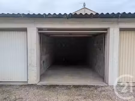 location parking à bagnols-sur-ceze (30200)  55 €