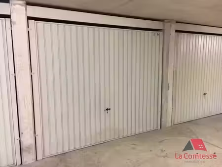 location parking 15 m² à marseille 6ème (13006)  155 €