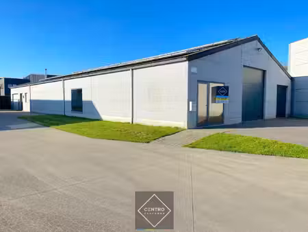 instapklaar bedrijfsgebouw bestaande uit een magazijn (350m2) met geïntegreerde woning (14