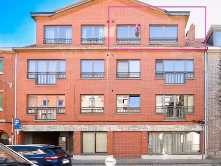ruim en volledig gerenoveerd 3-slaapkamerappartement op wandelafstand van brugge centrum