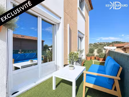 appartement 70 m² + 2 places de parking + balcon à aubenas