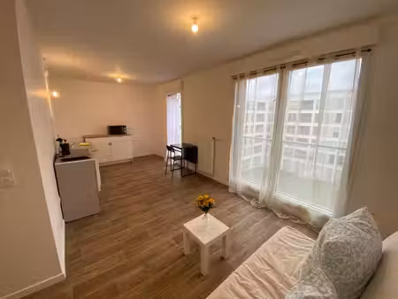 location appartement 1 pièce 28m² bondy 93140