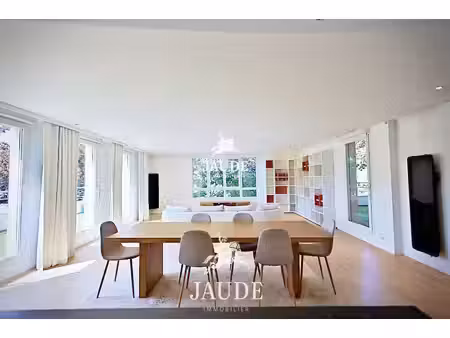 a vendre appartement t3 rénové de 128 m2 avec deux terrass