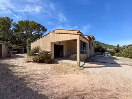 vente propriété 7 pièces 160 m² à carqueiranne (83320)  650 000 €