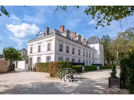 boissettes - deux pièces rénovées en duplex - cour et stationnements privatifs