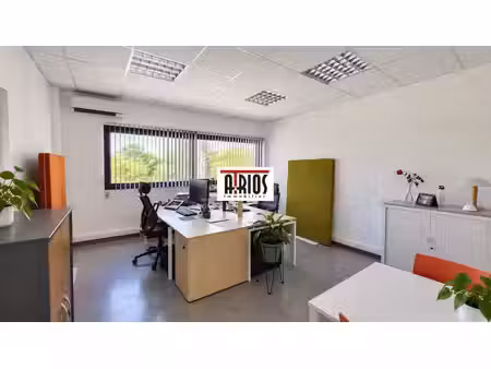 location bureaux six fours les plages 83140 101m²