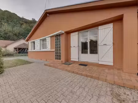 maison de plain-pied à rénover 4 pièces + cuisine de 77 m2 s