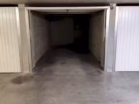 investissement securisé - garage / box 13m2 à biscarrosse