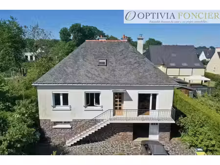 maison t6 sur sous-sol laillé en centre bourg - 108 m2