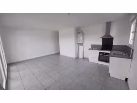 location appartement 3 pièces 61 m² à l’isle-d’abeau (38080)