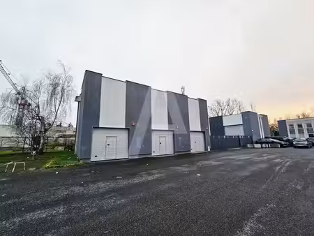 vente local d’activités 600m²