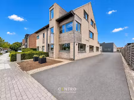 commercieel te koop in brugge met 3 slaapkamers
