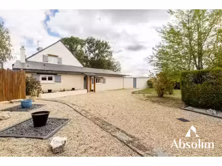maison familiale 214 m². piscine couverte. terrain de 6 710 m²