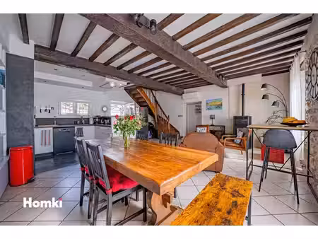 magnifique maison de village t7 de 176m2 avec cour  carport et garage – 01150 blyes