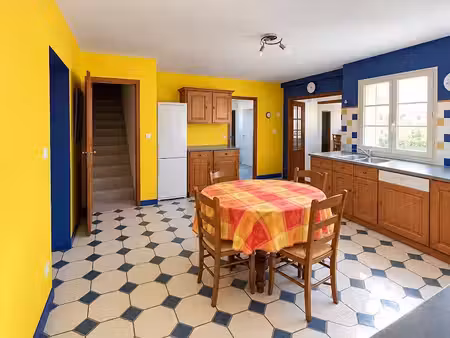 vente maison 7 pièces 230 m² à noyant-villages (49390)  159 914 €