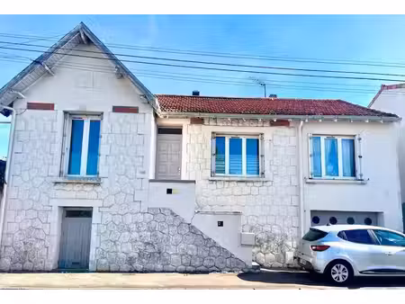vente maison 4 pièces 85 m² à saintes (17100)  159 750 €