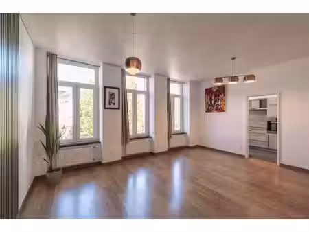 1 chambre - arlon centre : lumineux  de caractère et rénové