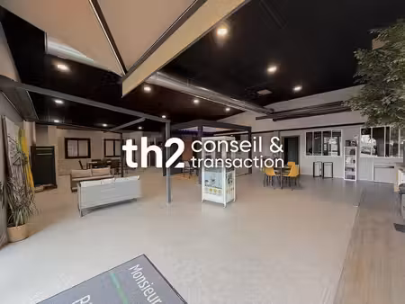 location commerce carpiquet 14650 1180m²