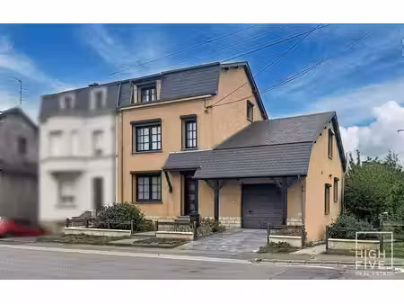 maison familiale 3-4 chambres avec jardin et double garage!