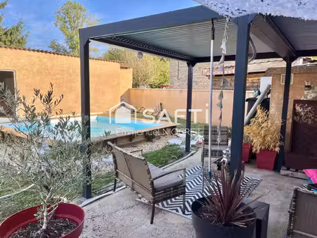 belle maison ancienne rénovée avec 4 chambres et piscine