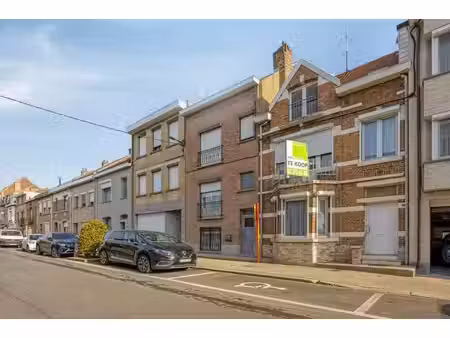 spacieuse maison avec jardin et grenier amménageable