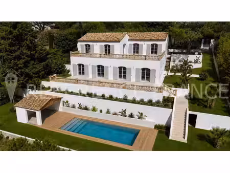 villa de luxe à louer dans le quartier village-le val-cabrieres