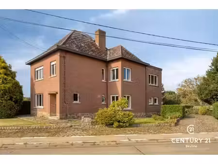 maison 4 façades avec potentiel sur vaste parcelle