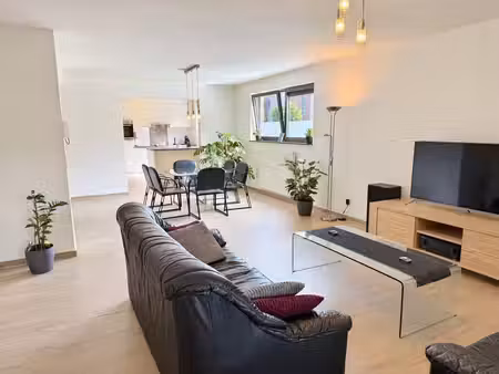 ruime duplex met 3 slaapkamers  groot overdekt terras en ...