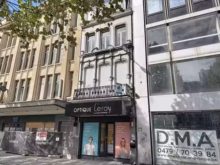 maison de commerce rez rénové et poss. appartement (2 accès)