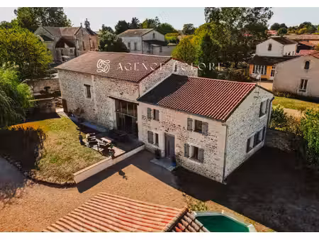 maison de luxe à vendre dans le quartier zone urbanisee