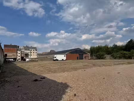 grand terrain avec hangar industriel à vendre à vilvorde