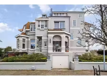 villa située à proximité de la plage à middelkerke.