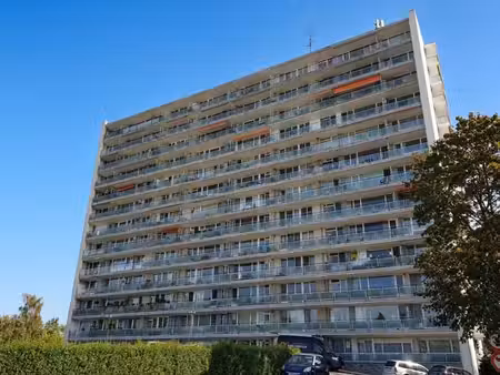 ruim appartement met prachtig zicht op een totaal vernieu...