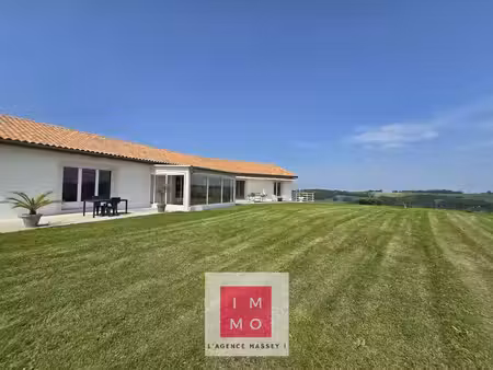 maison de luxe 3 chambres en vente à tournay  occitanie