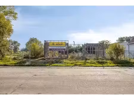 maison neuve - constructio autorisée  avec 7 373 m² de pr...