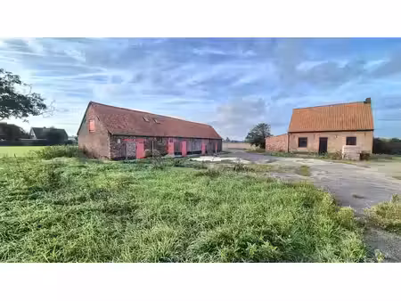 authentieke hoeve met alleenstaande woning  garage en sta...
