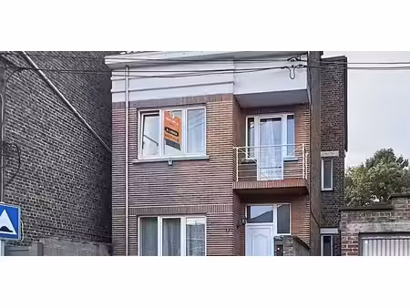 maison à louer à la bouverie pour € 900 avec 4 chambres à coucher