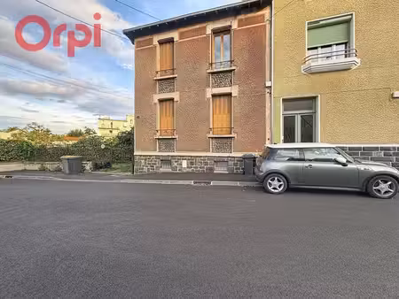 clermont-ferrand  immeuble de rapport  1 t3 de 40m2   2 t1 de 20m² et 1 studio avec 4 cave
